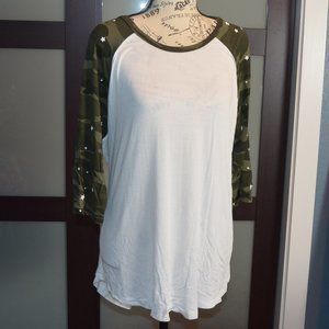 Long sleeve tee shirt